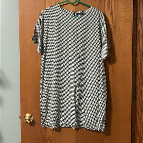 NWT Pattered Short Sleeve Dress - Picture 1 of 3